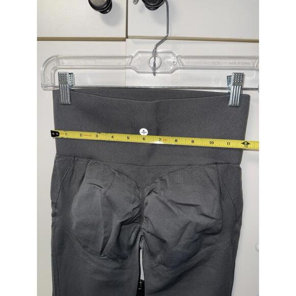 Halara High Waisted Butt Scrunch Tummy Control 7/8 Yoga Leggings Gray Size L NEW - Picture 4 of 9